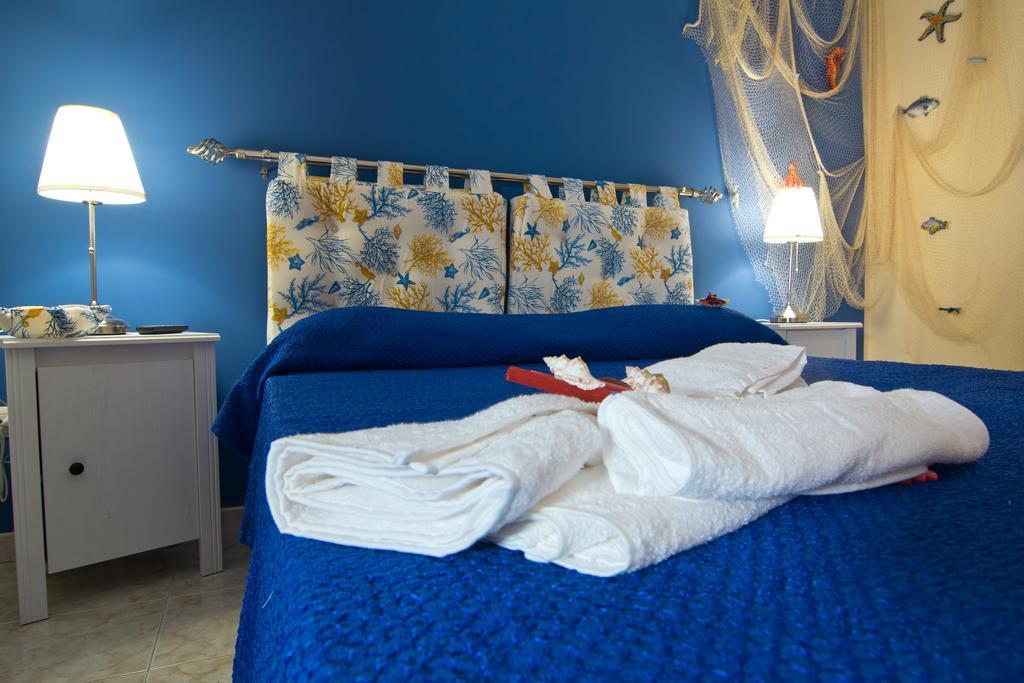 B&B Tifeo Villafranca Tirrena Camera foto